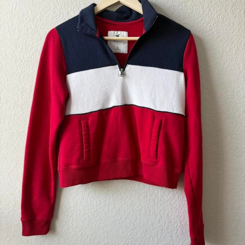 Hollister cropped Red and navy quarter zip sweatshirt‎ size S